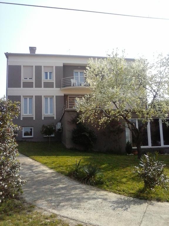 Apartments Villa Lilly Pula Dış mekan fotoğraf